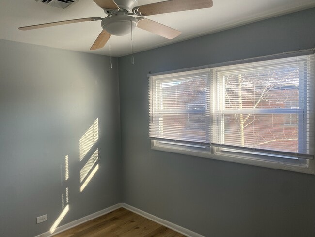 Building Photo - 444 Hickory St