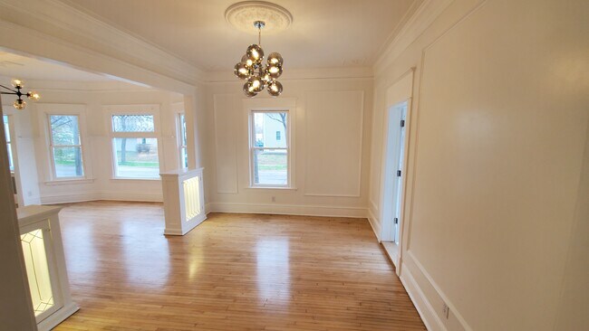 Living Room - 1401 N Girard Ave N