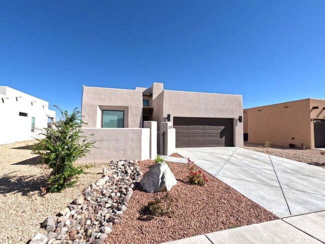 Building Photo - 3729 Santa Clarita Ave