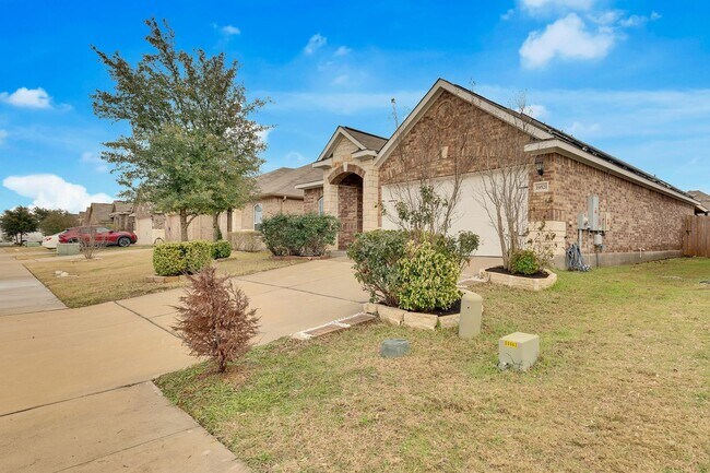Building Photo - Beautiful 3 bed - 2 bath home in Manor wit...