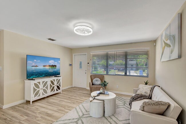 Building Photo - 140 W 31st St