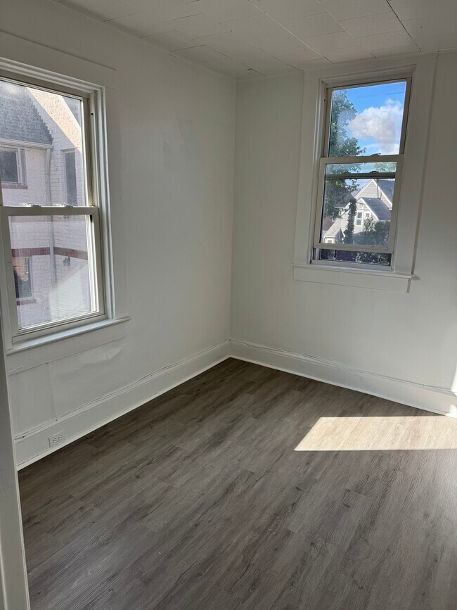 Dormitorio 1 - 1918 E 123rd St