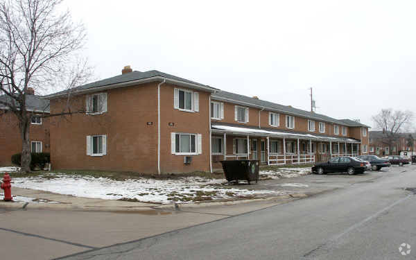 Building Photo - Banbury Village Condominium