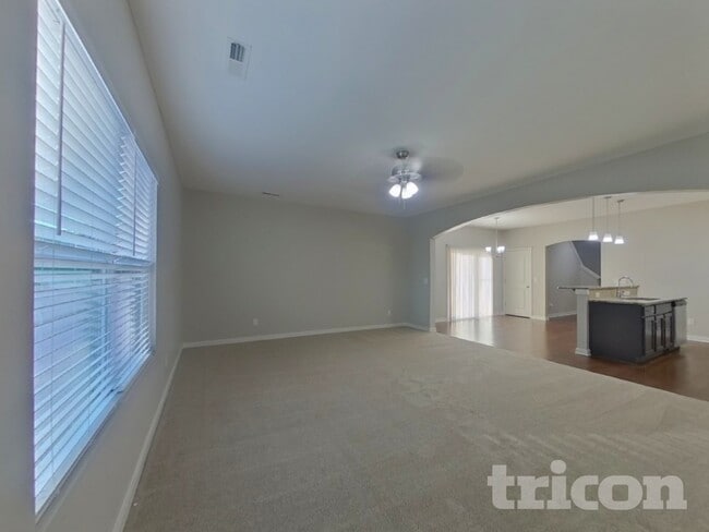 Building Photo - 930 Corvus Ct