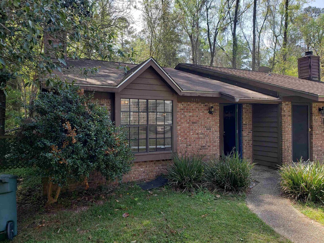 Primary Photo - 2179 Victory Garden Ln