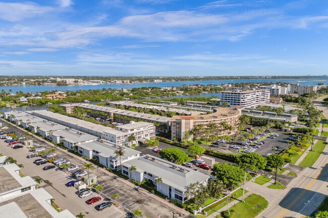 Building Photo - 4201 S Ocean Blvd