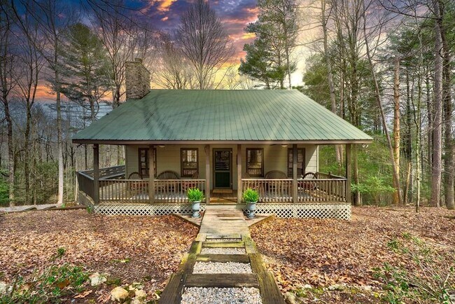 Building Photo - 325 White Water Run
