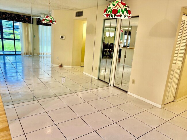 Building Photo - 9718 S Belfort Cir