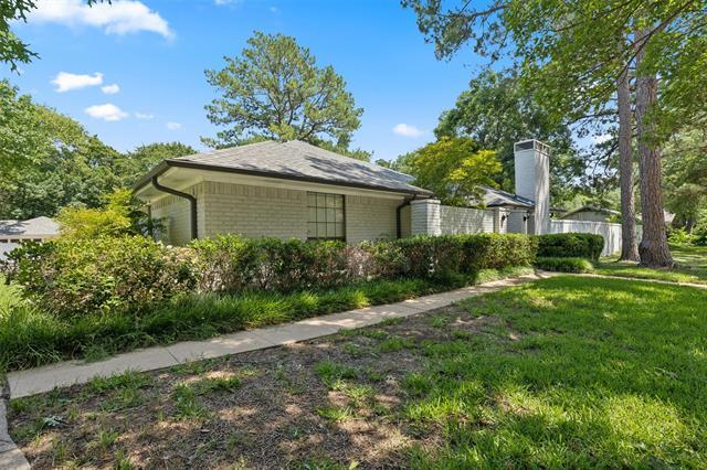 Building Photo - 2105 Clearbrook Ct