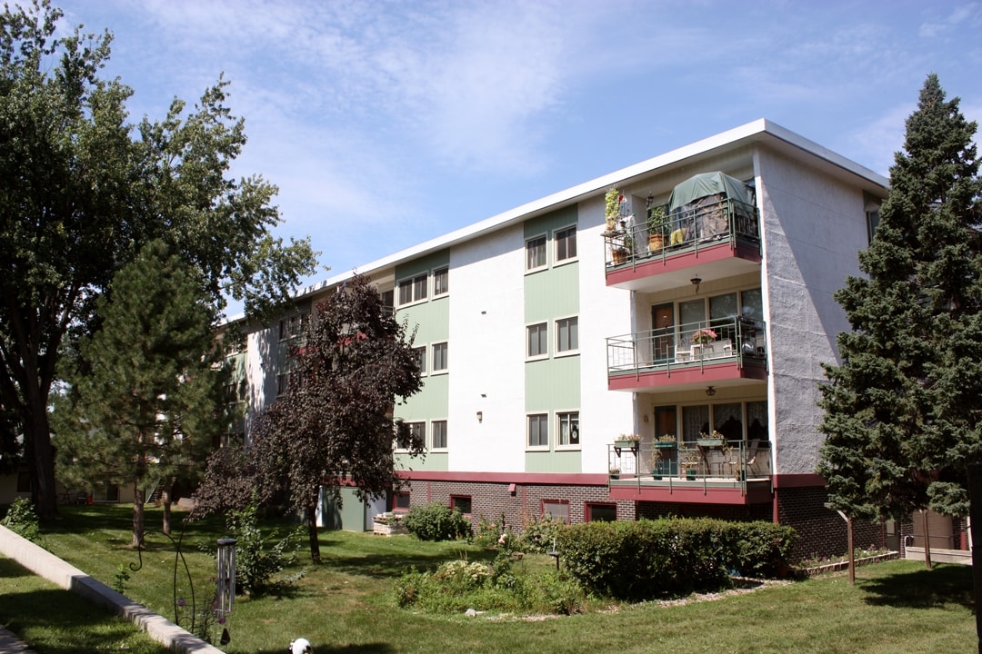 Primary Photo - Carriage Hill