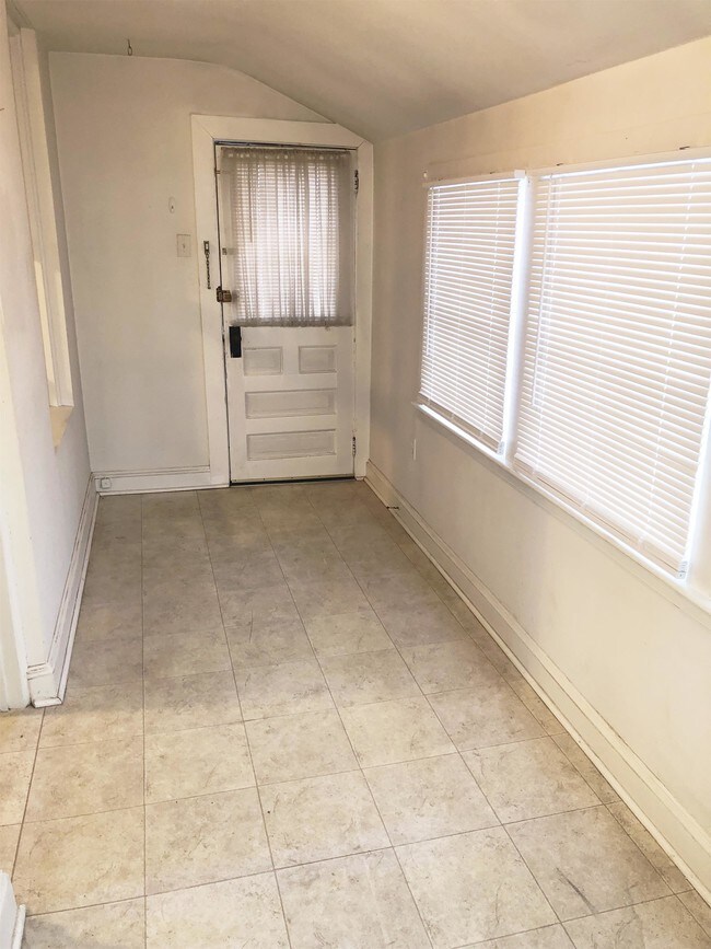 Foto del edificio - 804-806 Mulberry Ave
