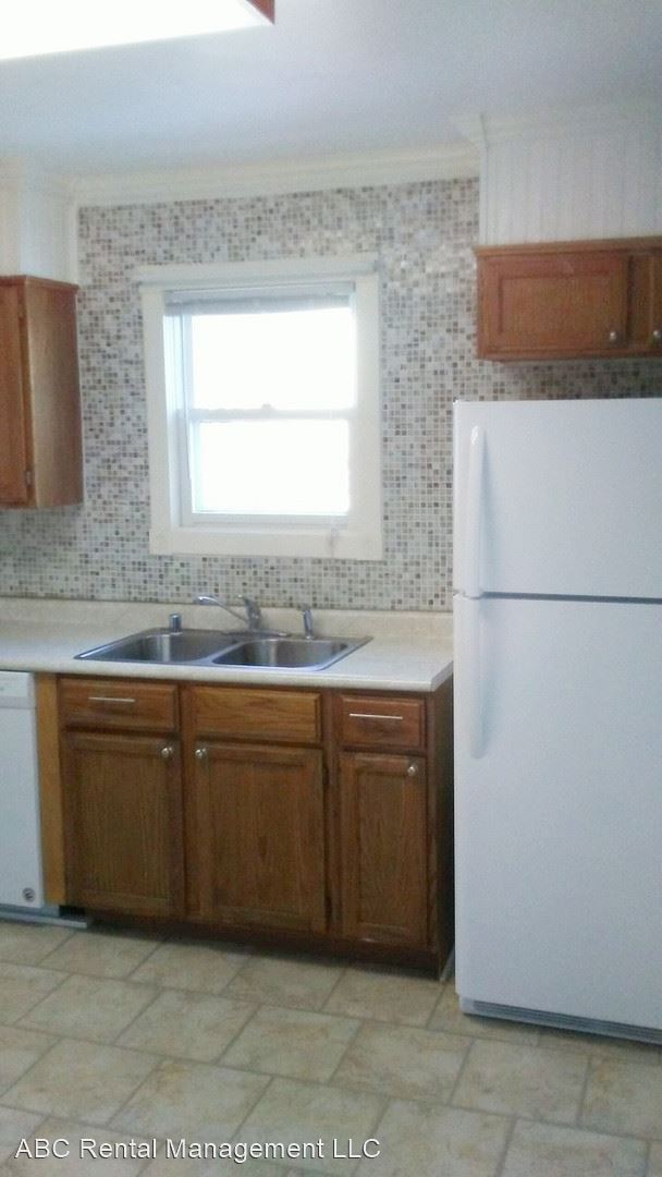 Building Photo - 3 br, 1 bath House - 310 N Stevens St