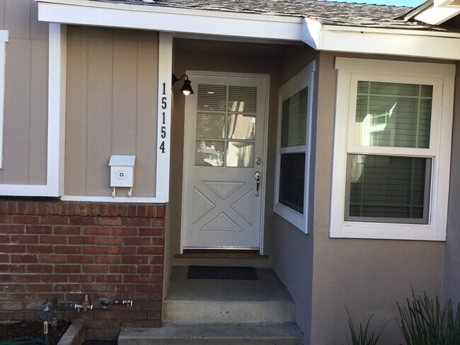 Foto del edificio - 15154 Enadia Way