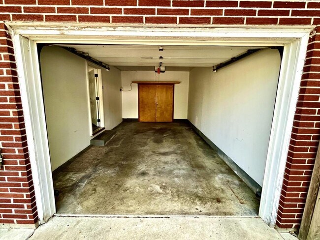 Building Photo - 3350 Bell Rd.