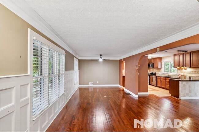 Foto del edificio - Roswell 3 Bedroom Single Family Brick Ranch