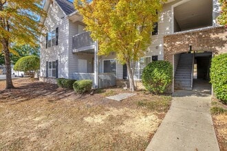 Building Photo - 1385 S Donahue Dr