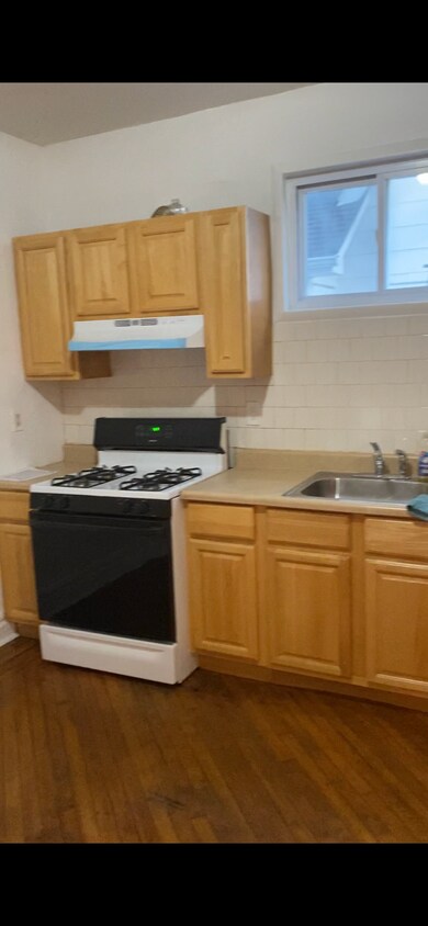 Primary Photo - 39 Unity Ave