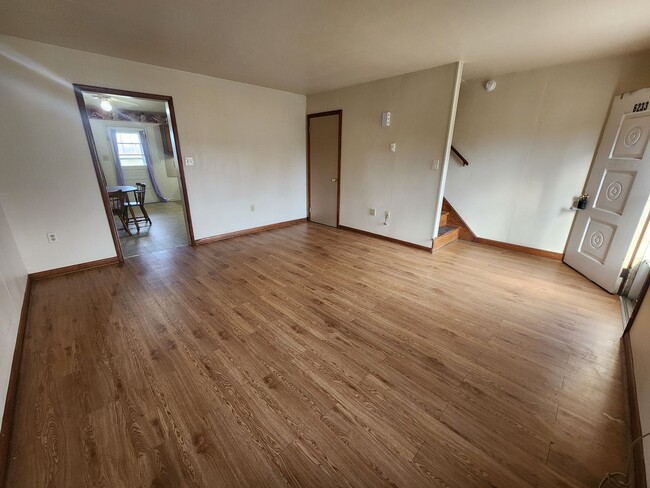 Building Photo - 6233 Mountain View Dr