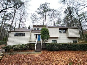 Building Photo - 2571 Rocky Springs Dr NE