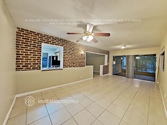 Building Photo - 9350 NW 35th Manor