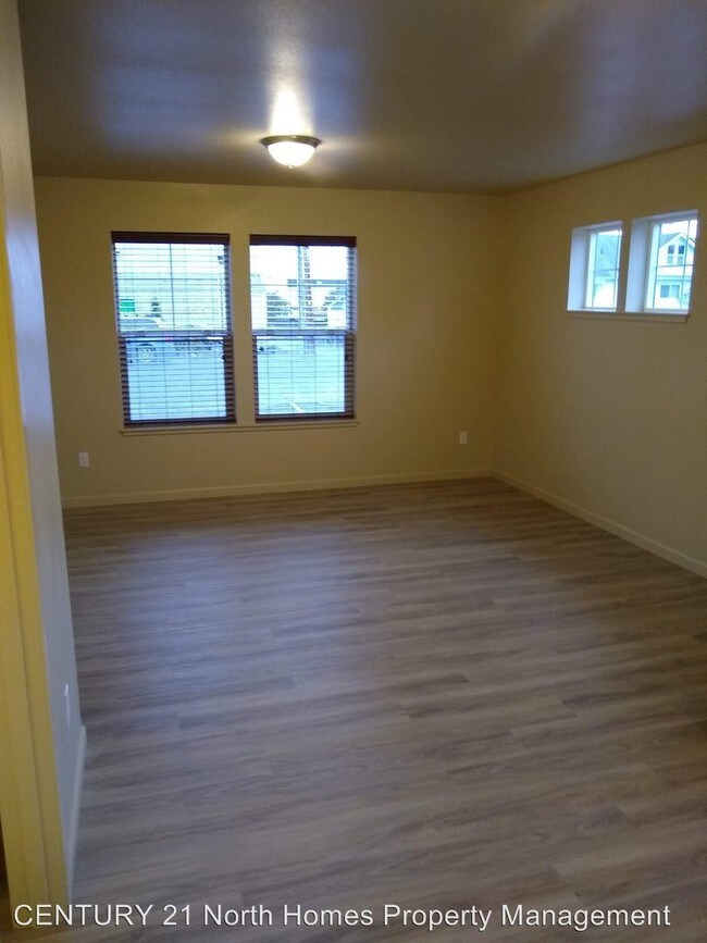 Building Photo - 2 br, 1.5 bath House - 1408 O Ave