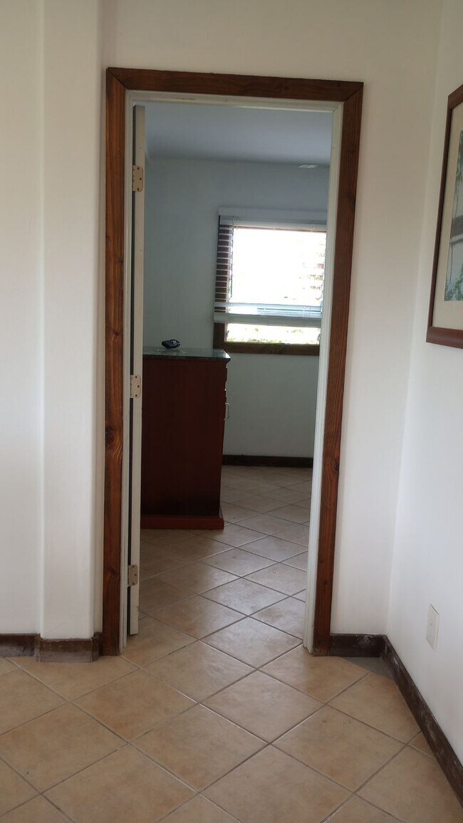Foto del edificio - 2057 Kinoole St
