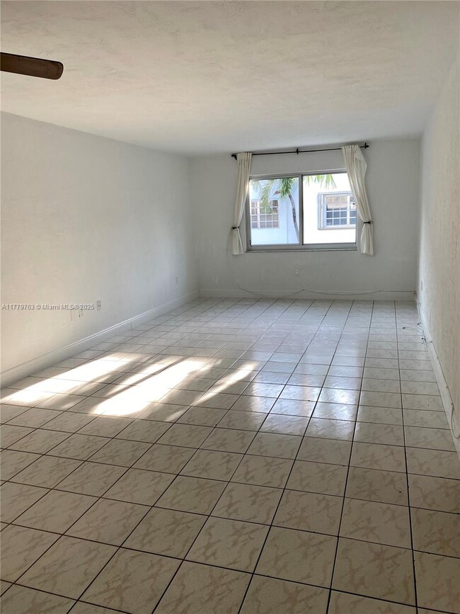 Building Photo - 251 Galen Dr