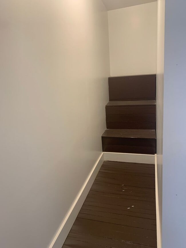 Foto del edificio - 1 Bedroom Top Floor Apartment-York City SD