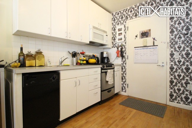 Foto del edificio - 190 E 7th St