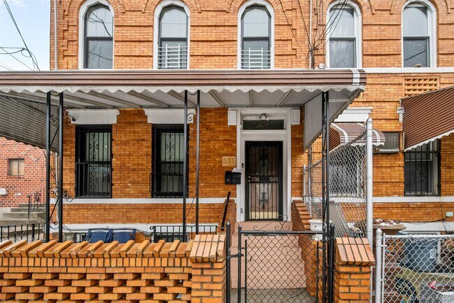 Foto del edificio - 611 Linwood St