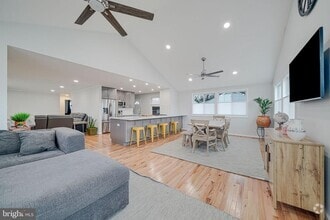Building Photo - 6812 Beechview Dr