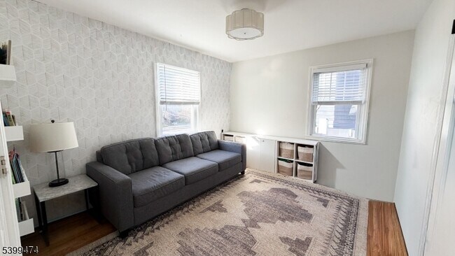 Building Photo - 19 Hazlett St