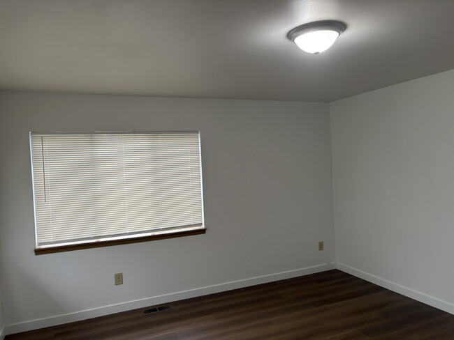 Living Room - 861 Edmonds Avenue Northeast