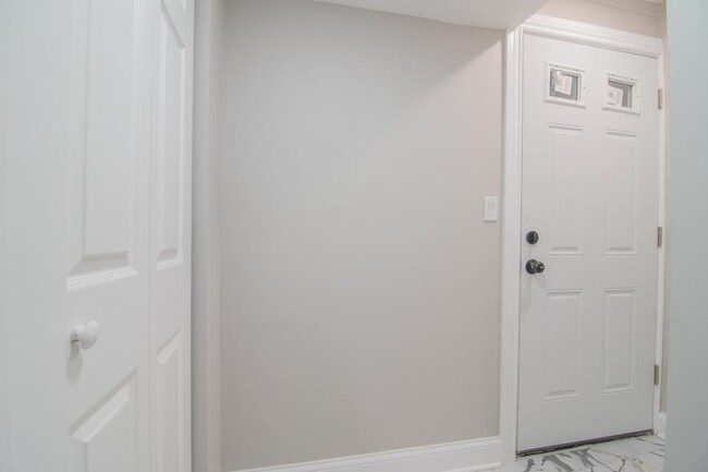 Foto del edificio - 2 bedroom in Chicago IL 60651