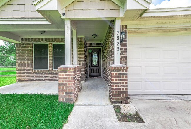 Foto del edificio - 7823 Pleasant Ave