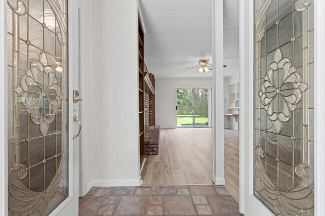 Building Photo - 20 Magnolia Ave