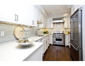 Building Photo - 410 Boylston St