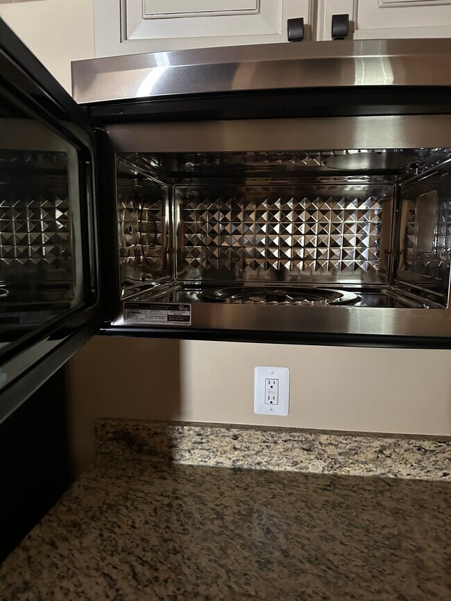 Building Photo - 6986 Gillis Way