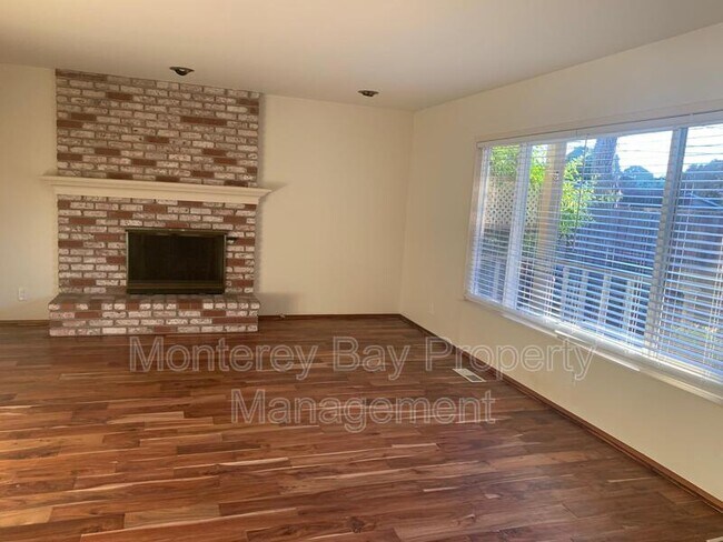 Building Photo - 1119 Montecito Ave