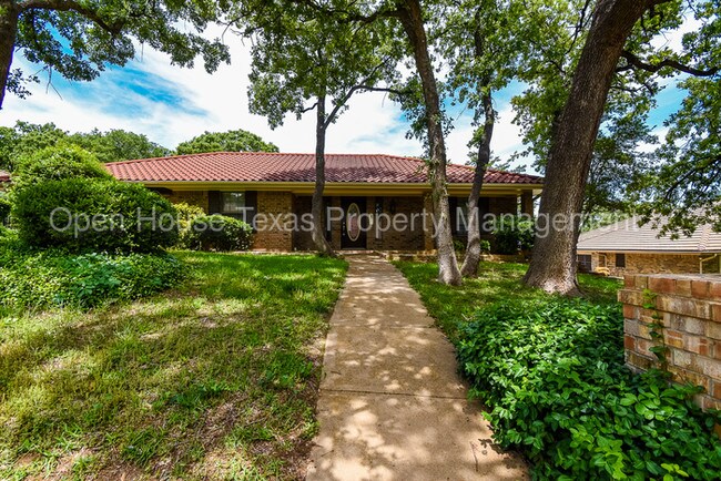 Building Photo - 8 Lake Forest Dr, Trophy Club, TX 76262