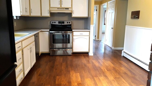 Building Photo - 217 Oaklawn Ave