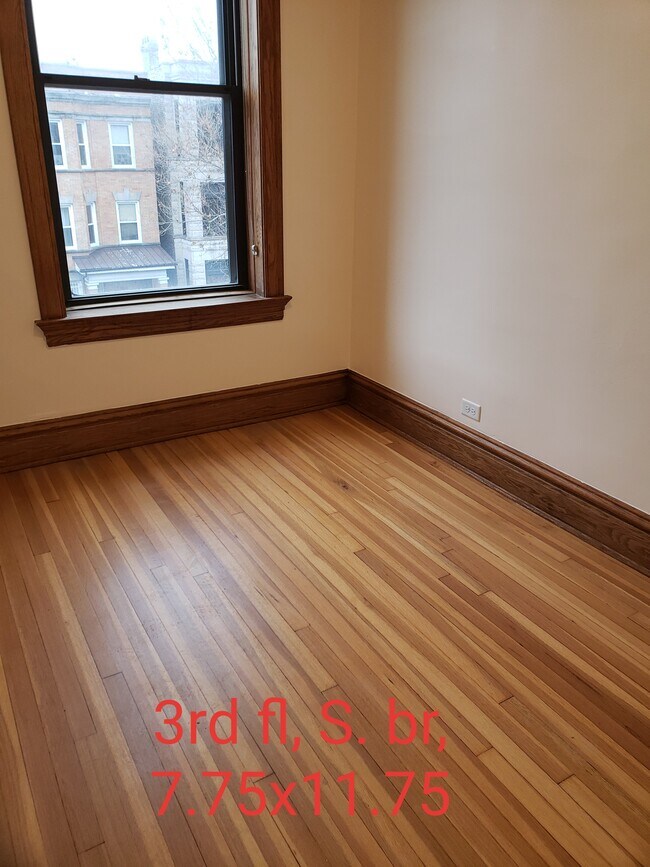 Bedroom 1 - 912 W Newport Ave