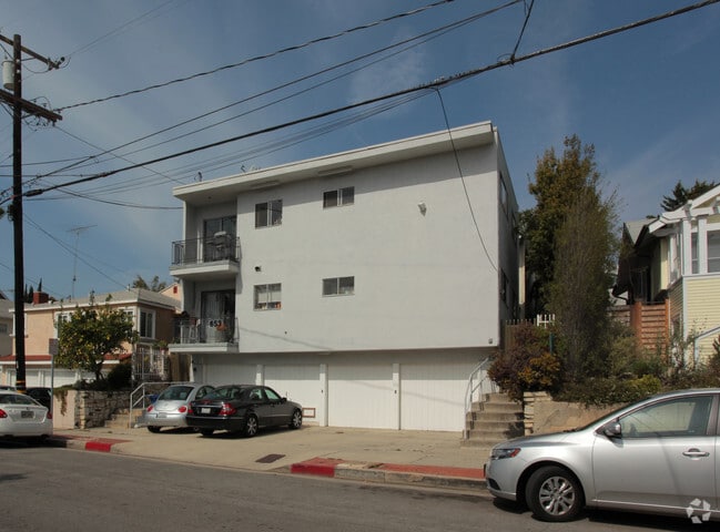 Primary Photo - 653 Pier Ave