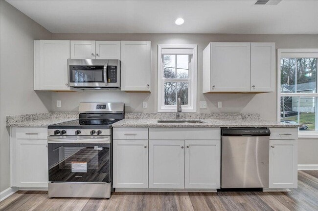 Building Photo - BRAND NEW HOME- 2 Bedroom off Orange Ave