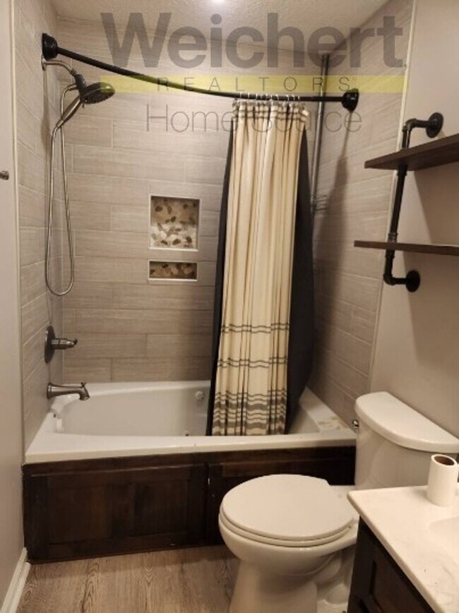 Foto del edificio - 4 bedroom, 2 bath home