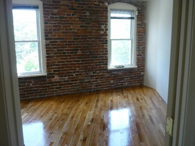 Building Photo - 111 Terrace St