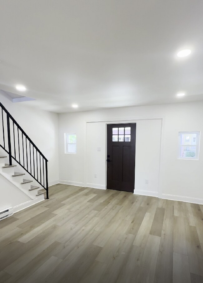 Foto del edificio - 5041 N Franklin St