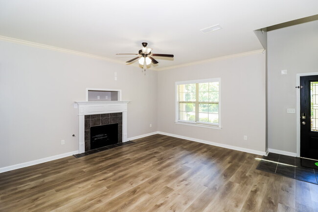 Building Photo - 1731 Bellevue Grove Cove