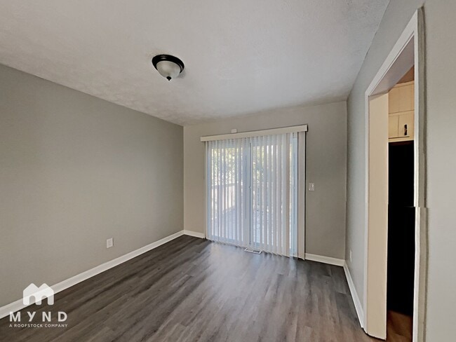 Building Photo - 6450 Ashdale Dr