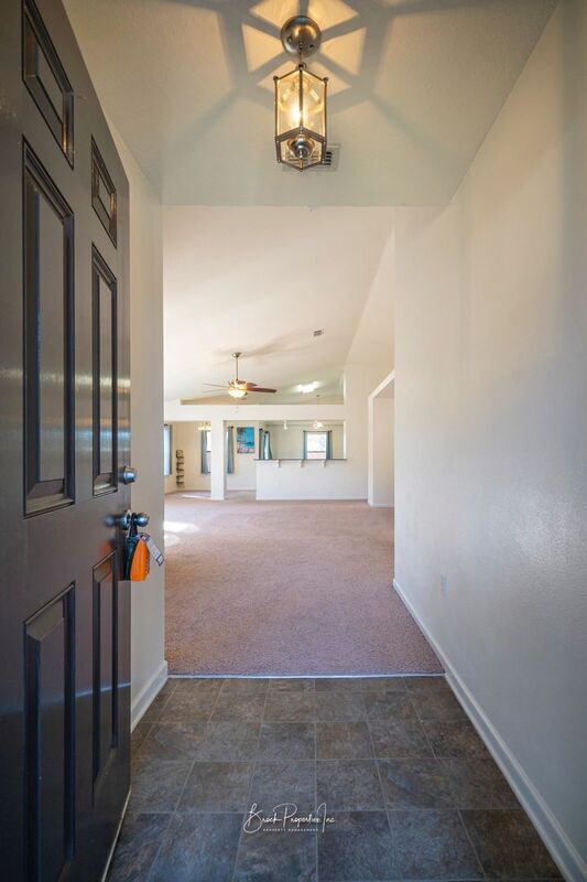 Foto del edificio - 711 Forgotten Creek Ln